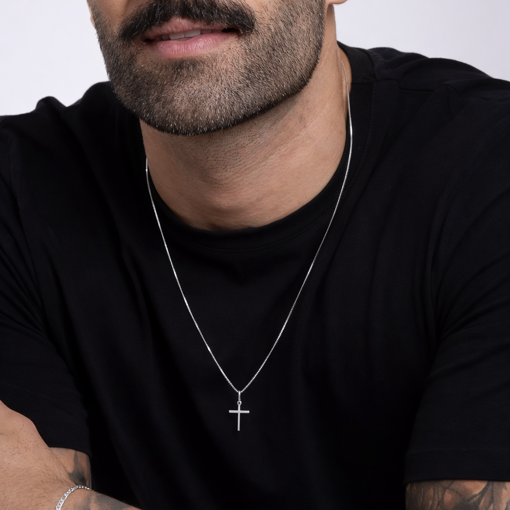 Colar Cruz Minimalista 925  — Estilo, Presença e Significado