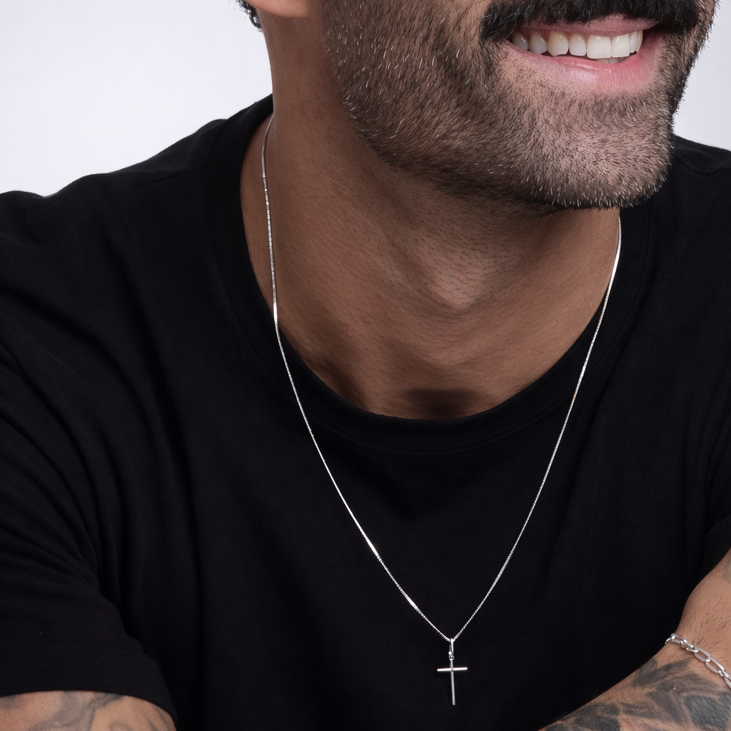 Colar Cruz Minimalista 925  — Estilo, Presença e Significado